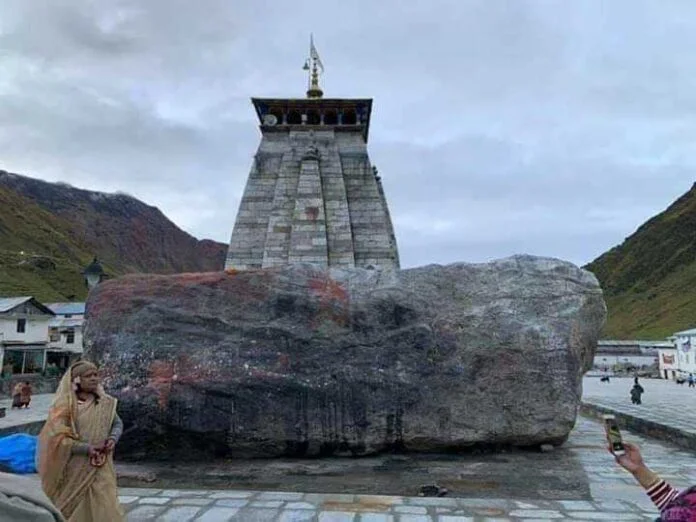 Facts About Kedarnath Temple In Hindi: केदारनाथ मंदिर के बारे में अजीबोगरीब बातें और तथ्य